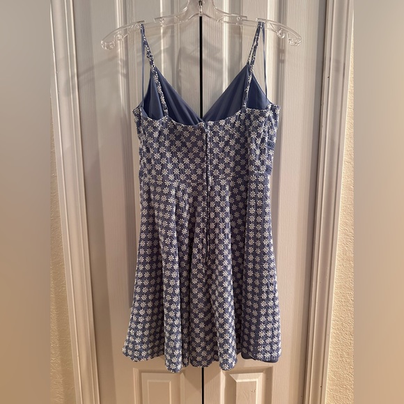 A-line Lace Dress in baby blue - Picture 6 of 6